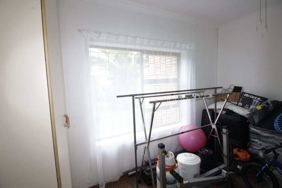 4 Bedroom Property for Sale in Wavecrest Eastern Cape